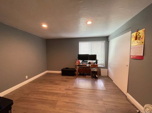 210 Alton Ave, Santa Ana CA 92707-4400 exterior