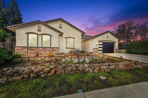 8202 Streng Ave, Citrus Heights, CA 95610-3200