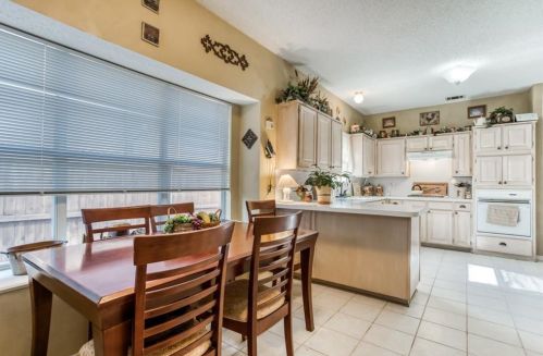 2210 Meadowstone Dr, Carrollton TX 75006-2642 exterior