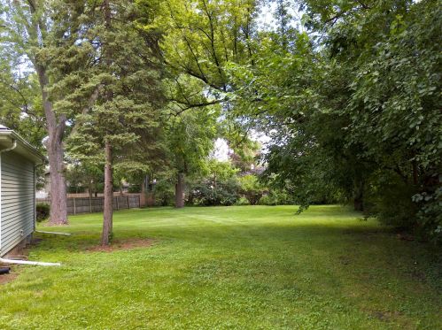241 Coe Rd, Willowbrook IL  60514-1006 exterior