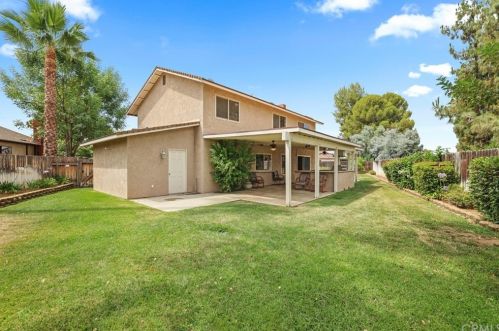1565 Lisa Ln, Redlands, CA 92374-4239