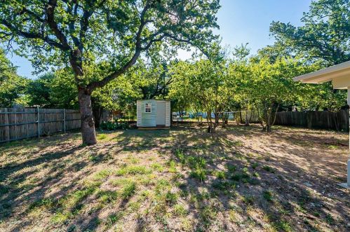 2401 Weiler Blvd, Fort Worth TX  76112-5042 exterior