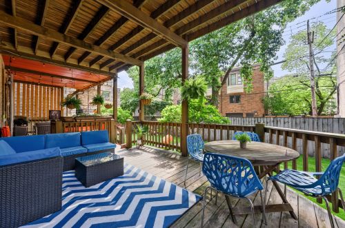 2052 Burling St, Chicago, IL 60614-4412