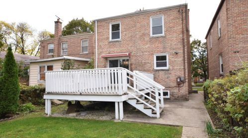 3126 Birchwood Ave, Chicago, IL 60645-1106