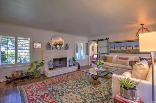 2360 Shields St, Glendale CA  91214-1541 exterior