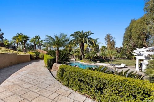 230 Country Hill Rd, Anaheim CA  92808-1304 exterior