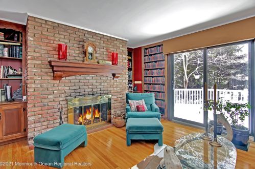 9 Fox Hill Rd, Middletown NJ exterior