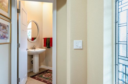 6747 Phillips Pl, Englewood CO 80112-3350 exterior