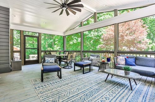 7225 Hunters Branch Dr, Atlanta GA  30328-1718 exterior