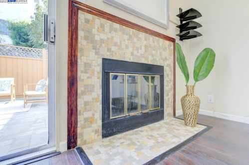 5535 Civic Terrace Ave, Newark, CA 94560-3841