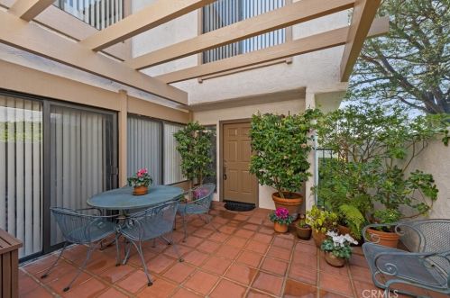 39 Seaview Dr, Palos Verdes Estates, CA 90274-5752