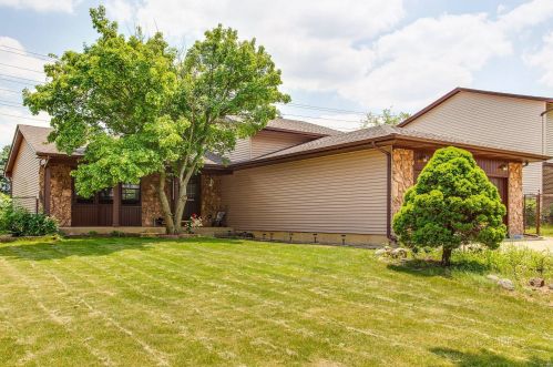 427 Franklin Ln, Elk Grove Vlg, IL 60007-2701