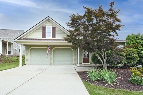 421 Redwood Trl, Holly Springs, GA 30114-6552