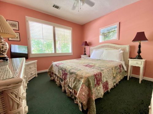 5 Ocean Park Ct, Isle Of Palms SC  29451-2244 exterior