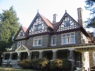 30 Pelham Rd, Philadelphia, PA 19119-2657
