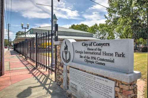 1640 Andalusian Way, Conyers GA  30012-3880 exterior