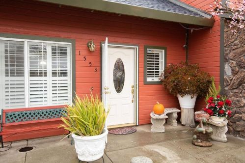 1553 Dezzani Ln, Modesto, CA 95358-5982