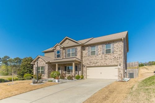 3013 Newtons Crest Cir, Lithonia, GA 30078-6945
