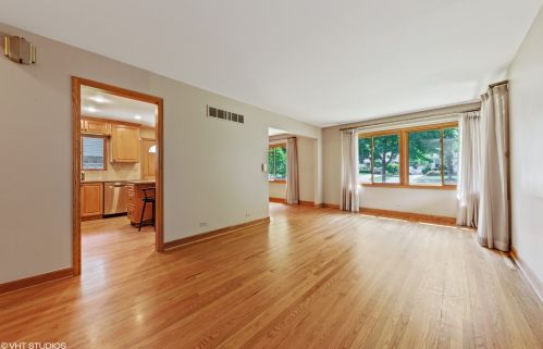 635 Hickory Ave, Arlington Hts, IL 60004-5762
