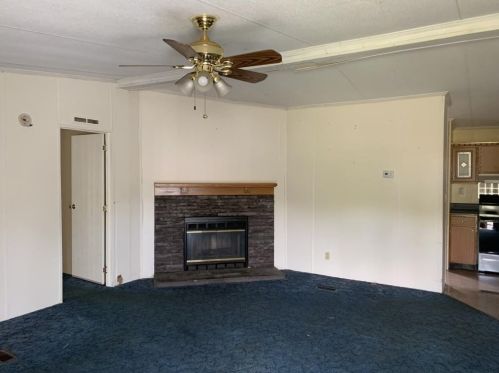 411 Flat Creek Dr, Dawsonville, GA 30534-3969