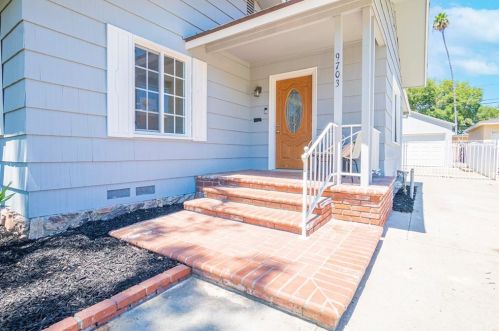 9703 Samoline Ave, Downey, CA 90240-3248
