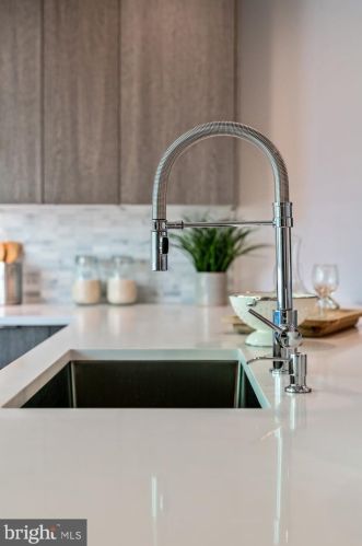 1344 19 St, Philadelphia PA  19146-4665 exterior