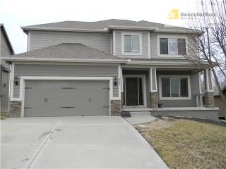 624 Avondale Ln, Raymore, MO 64083-7118