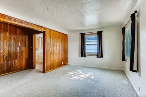 4616 Logan St, Englewood, CO 80113-5827