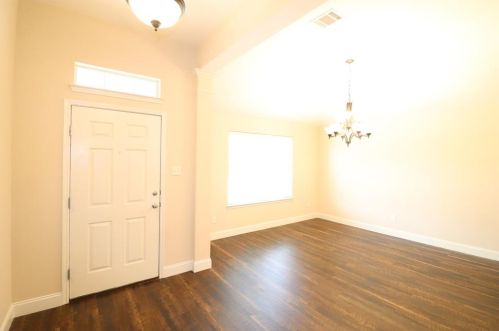 8213 Summer Stream Dr, Fort Worth TX  76134-8458 exterior