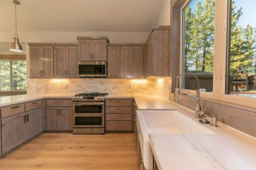 11102 Sitzmark Way, Truckee CA  96161-6131 exterior