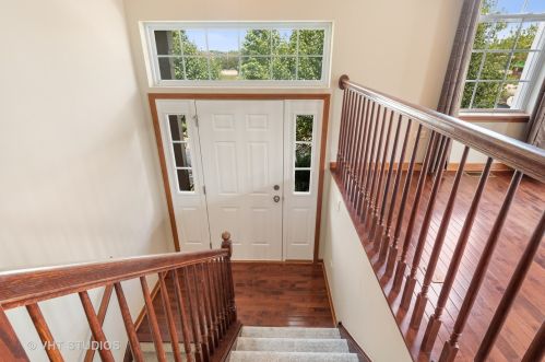 1921 Oxley Cir, Naperville, IL 60563-4176