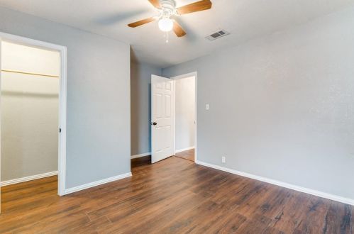 2504 Donalee St, Fort Worth TX  76105-4911 exterior