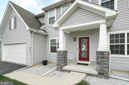 2670 Friends Cir, York, PA 17408-4737
