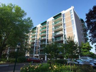 2121 Columbia Pike, Arlington VA  22204-4431 exterior
