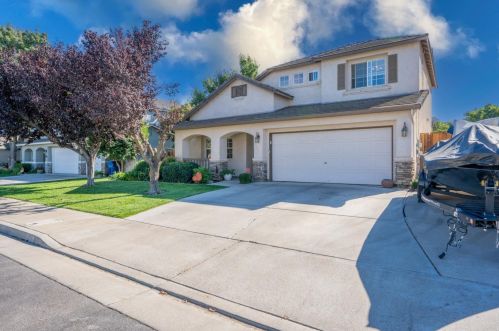 721 Coastal Ct, Los Banos, CA 93635-5156