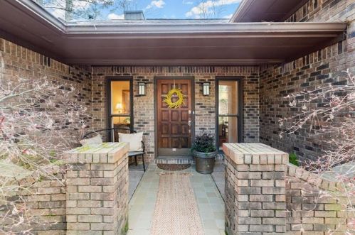 402 Somerset Close, Marietta, GA 30067-5017