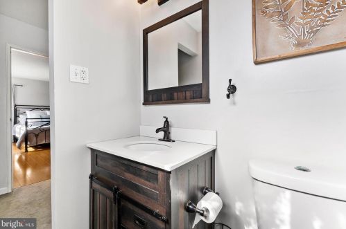 10 Gloucester Ln, Trenton NJ  08618-1006 exterior