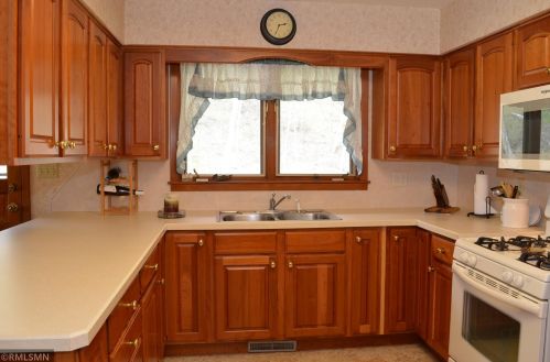 1535 Roving Hills Dr, Red Wing, MN 55066-7144