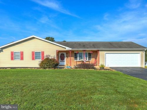 246 Barcroft Rd, York, PA 17406-9215