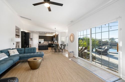 40107 Calle Breve, Temecula CA  92592-8692 exterior
