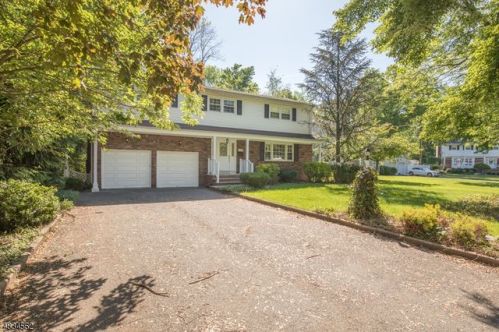 227 Hawthorne Dr, Clark, NJ 07066-2822