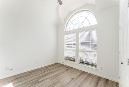 7642 Chadwick Ct, Dallas TX 75248-1600 exterior