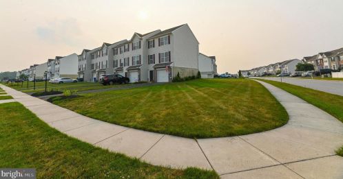 1201 Knob Run, York, PA 17408-6362