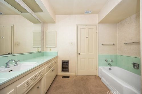 740 West St, Anaheim CA  92801-4708 exterior