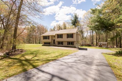 793 Hammet Rd, Coventry, RI 02816-5062