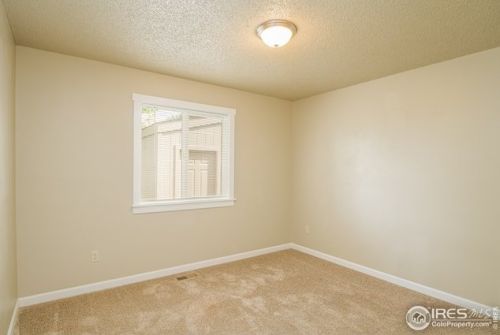 1214 Belle Dr, Loveland CO 80537-3704 exterior