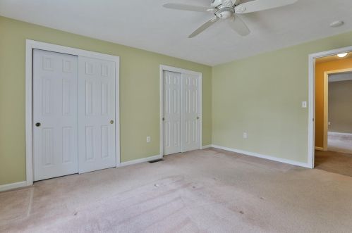 38 Scottsdale Dr, Hudson NH  03051-3750 exterior