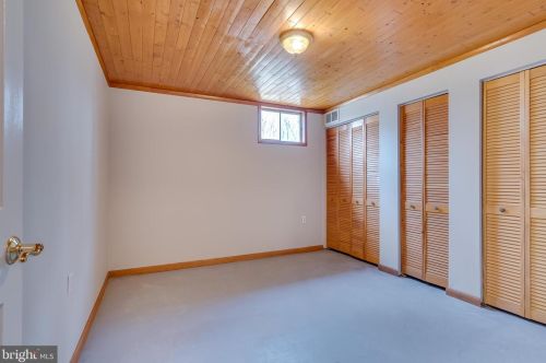 165 Gingerbread Ln, Harpers Ferry WV 25425-5591 exterior