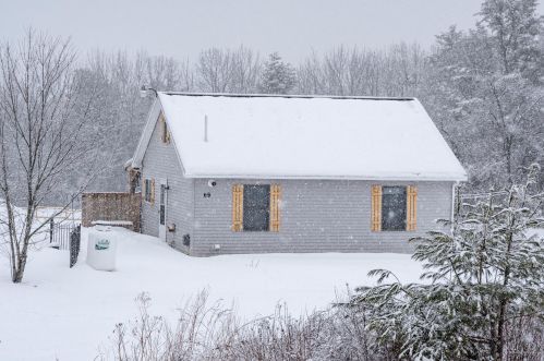 69 Windsor Rd, Augusta, ME 04330-1285