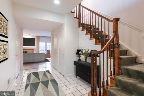 1820 24th St, Arlington, VA 22202-1535
